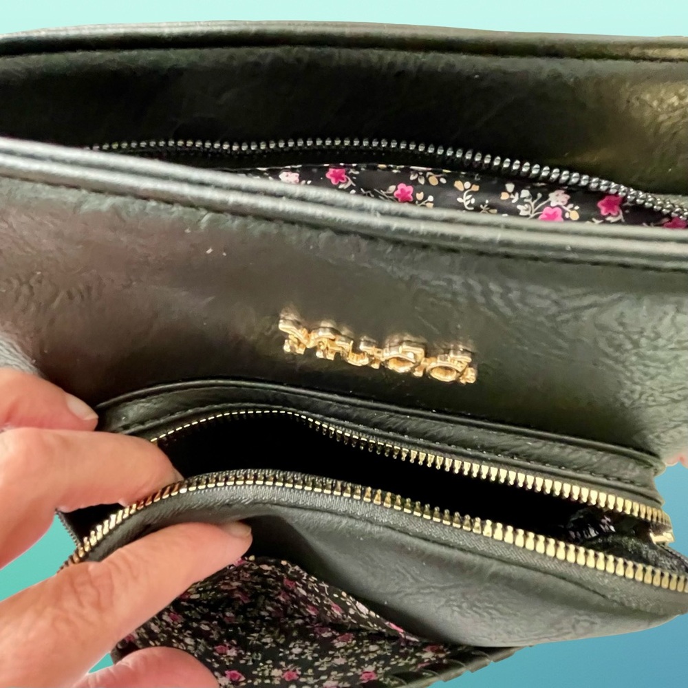 Mudd Black Zip Closure Embossed Crossbody Shoulder Bag Pom Pom Charm Keychain - Picture 11 of 13